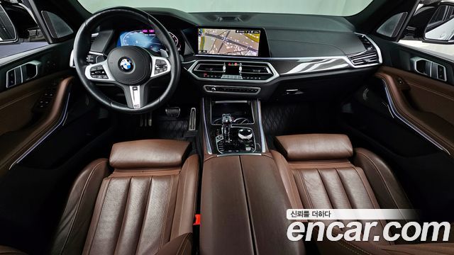 BMW X5 M50i