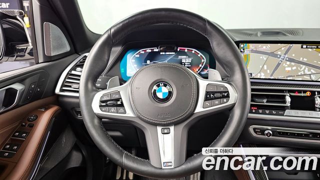 BMW X5 M50i