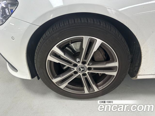 Mercedes-Benz E-Class E350 4MATIC Avantgarde