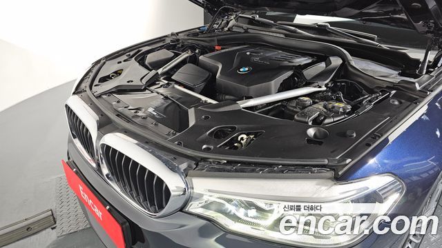 BMW 5-Series 530i xDrive M Sport Package Plus
