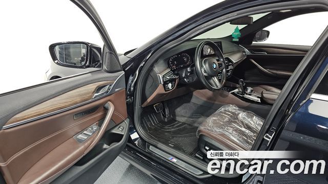 BMW 5-Series 530i xDrive M Sport Package Plus