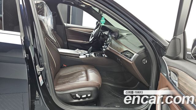 BMW 5-Series 530i xDrive M Sport Package Plus