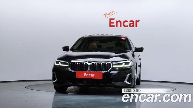 BMW 5-Series 520i Luxury