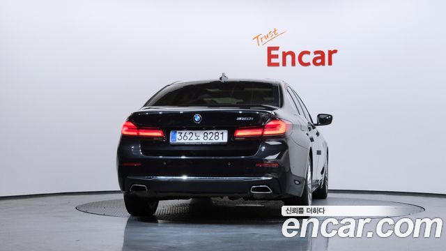 BMW 5-Series 520i Luxury