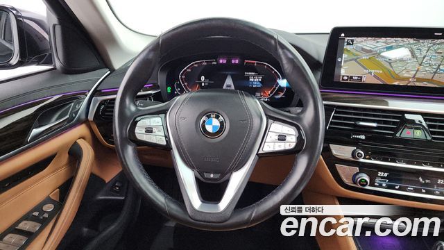 BMW 5-Series 520i Luxury
