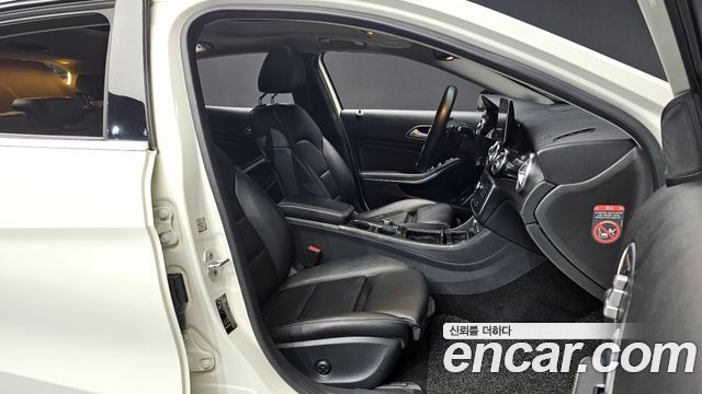 Mercedes-Benz GLA-Class GLA200 d