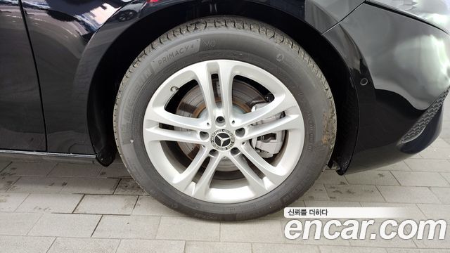 Mercedes-Benz A-Class A220 Hatchback