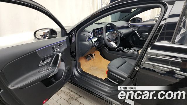 Mercedes-Benz A-Class A220 Hatchback