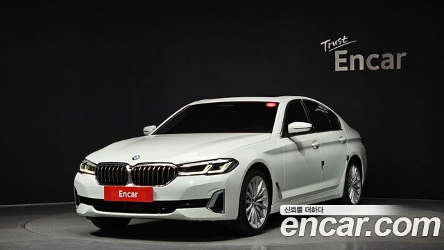 BMW 5-Series 530i xDrive Luxury