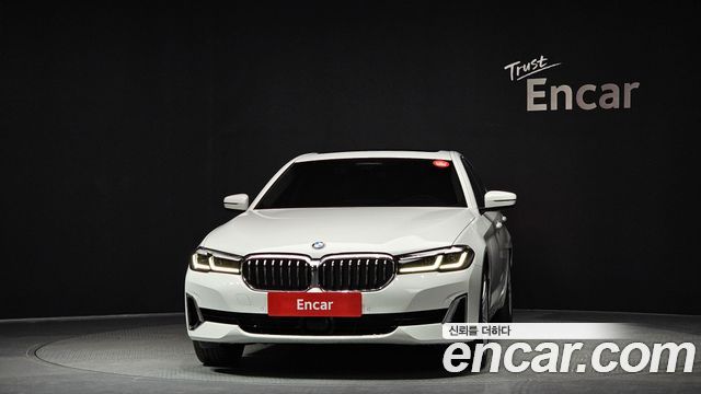 BMW 5-Series 530i xDrive Luxury