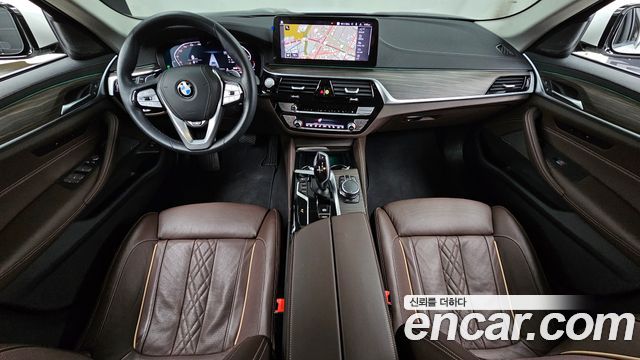 BMW 5-Series 530i xDrive Luxury