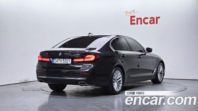 BMW 5-Series 520i Luxury