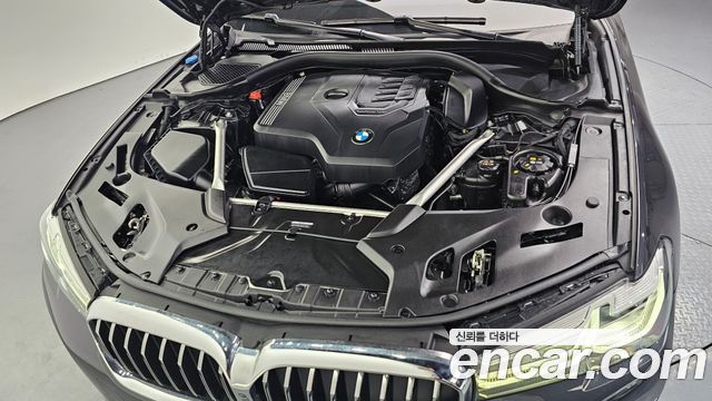 BMW 5-Series 520i Luxury