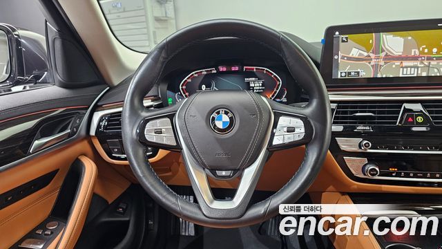 BMW 5-Series 520i Luxury