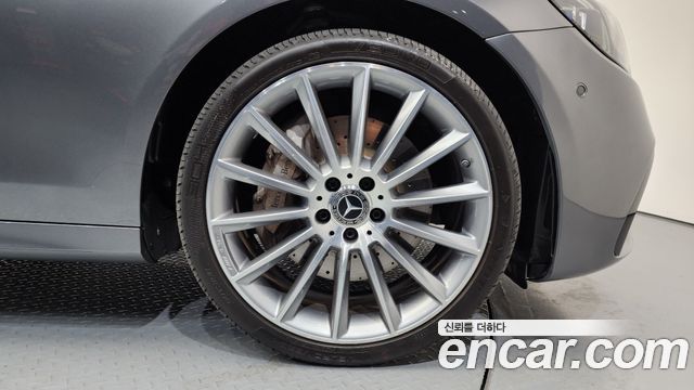 Mercedes-Benz E-Class E350 4MATIC AMG Line
