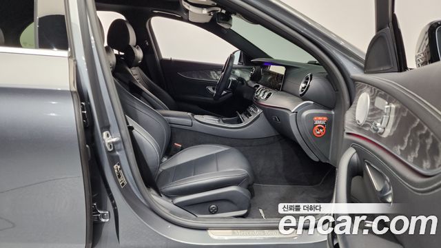 Mercedes-Benz E-Class E350 4MATIC AMG Line