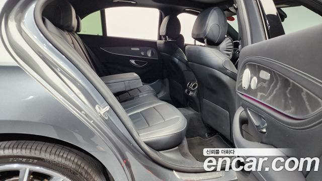 Mercedes-Benz E-Class E350 4MATIC AMG Line