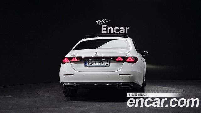 Mercedes-Benz E-Class E200 Avantgarde