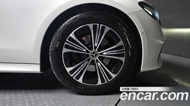 Mercedes-Benz E-Class E200 Avantgarde