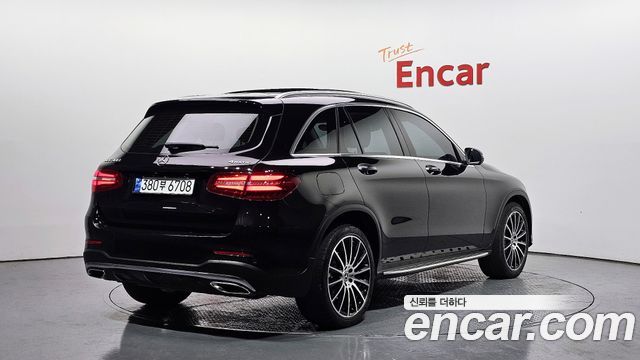 Mercedes-Benz GLC-Class GLC300 4MATIC AMG Line