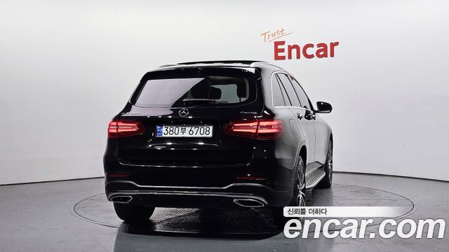 Mercedes-Benz GLC-Class GLC300 4MATIC AMG Line