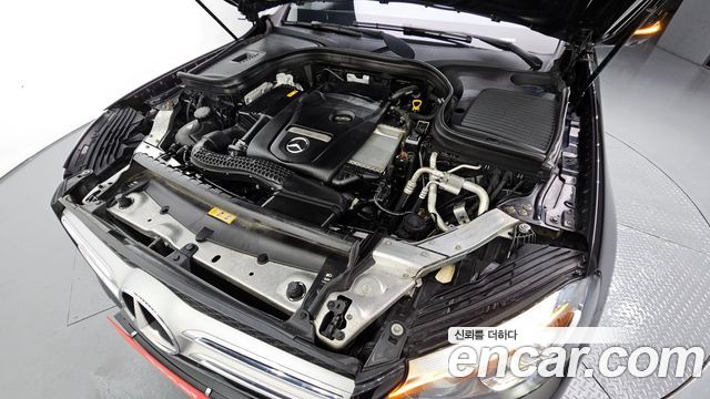 Mercedes-Benz GLC-Class GLC300 4MATIC AMG Line
