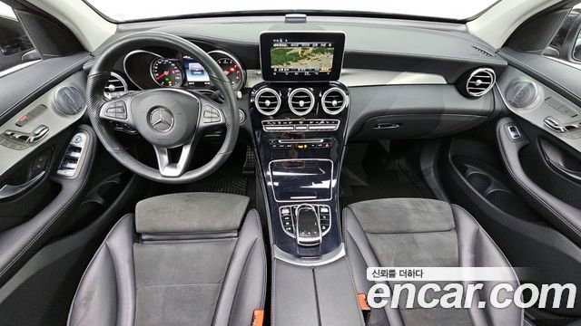 Mercedes-Benz GLC-Class GLC300 4MATIC AMG Line