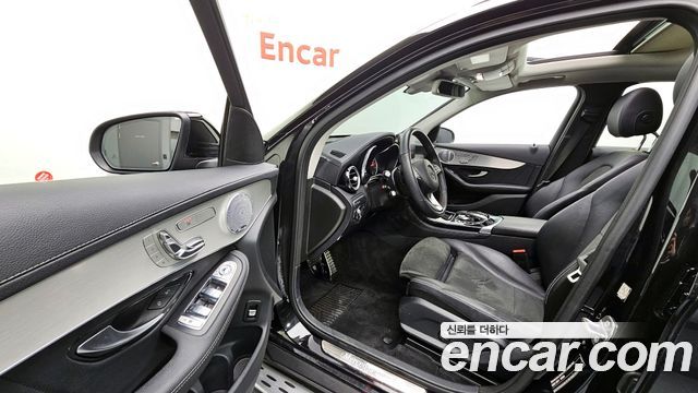 Mercedes-Benz GLC-Class GLC300 4MATIC AMG Line