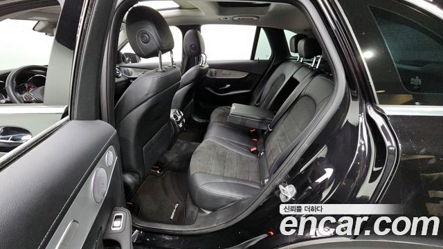Mercedes-Benz GLC-Class GLC300 4MATIC AMG Line