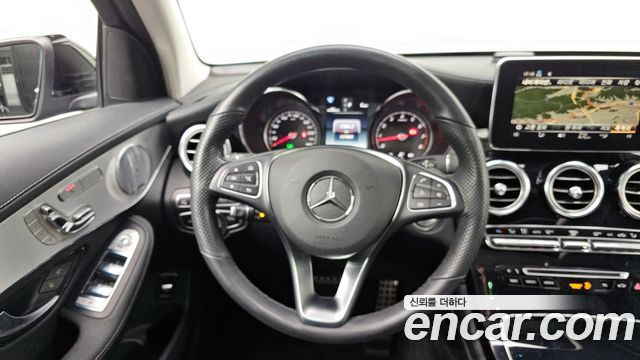 Mercedes-Benz GLC-Class GLC300 4MATIC AMG Line
