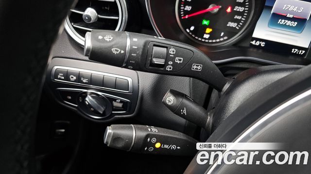 Mercedes-Benz GLC-Class GLC300 4MATIC AMG Line