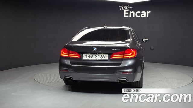 BMW 5-Series 530i M Sport Package Plus