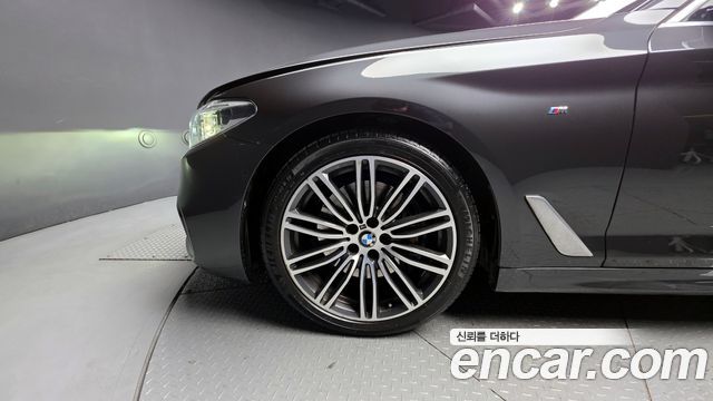 BMW 5-Series 530i M Sport Package Plus
