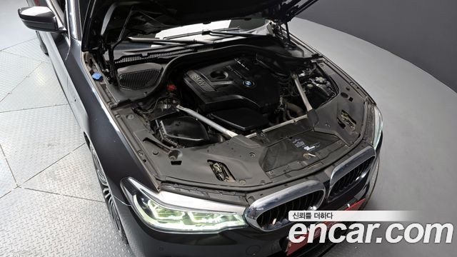 BMW 5-Series 530i M Sport Package Plus