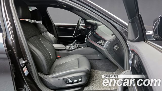 BMW 5-Series 530i M Sport Package Plus