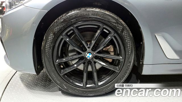 BMW 5-Series 520d xDrive M Sport Package Plus