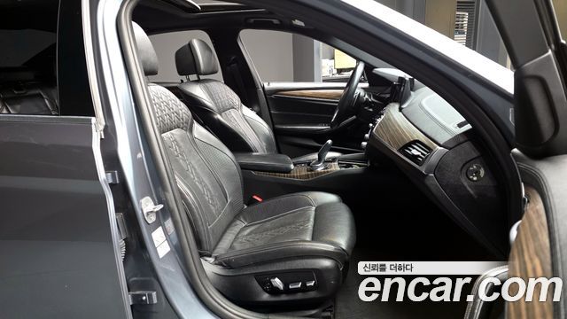 BMW 5-Series 520d xDrive M Sport Package Plus