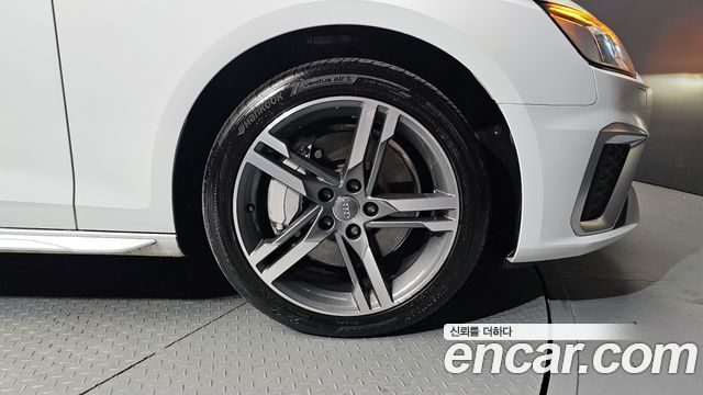 Audi A4 45 TFSI Quattro Premium