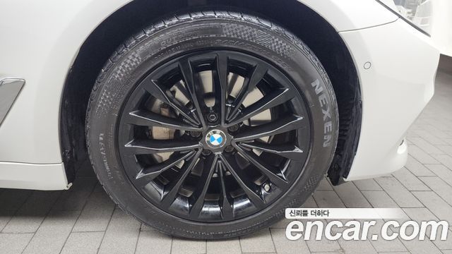BMW 5-Series 530i xDrive Luxury Plus