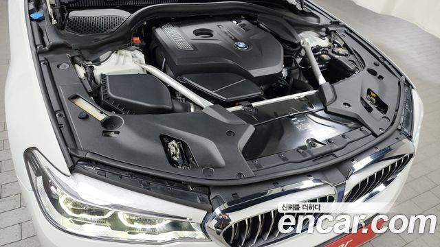BMW 5-Series 530i xDrive Luxury Plus