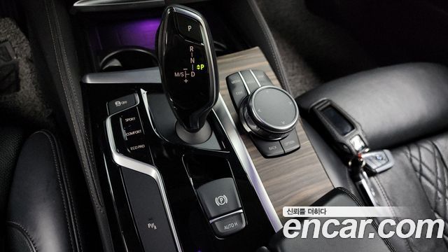 BMW 5-Series 530i xDrive Luxury Plus