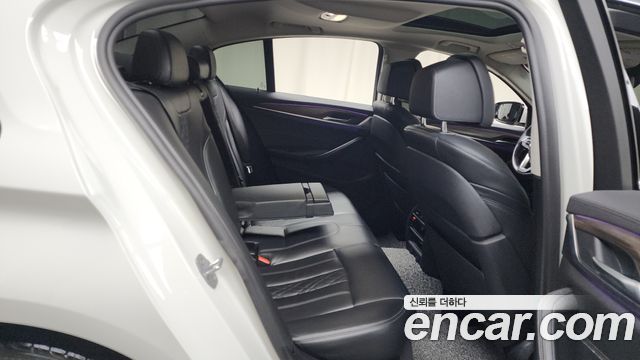 BMW 5-Series 530i xDrive Luxury Plus
