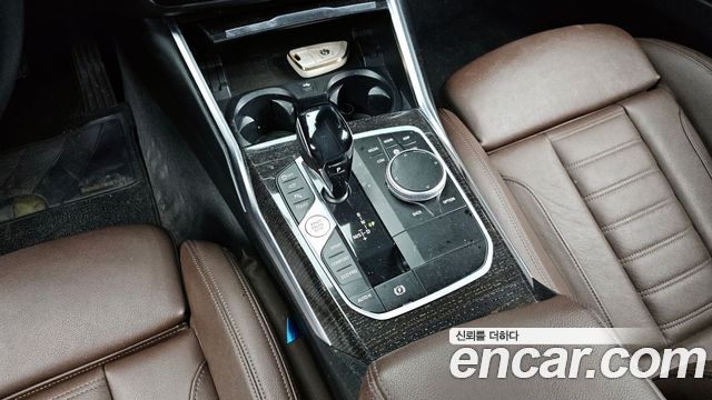 BMW 3-Series 320i Luxury