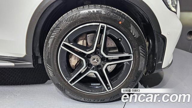 Mercedes-Benz GLC-Class GLC300 4MATIC Premium Coupe