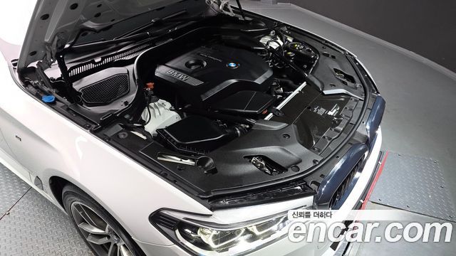BMW 5-Series 530i M Sport Package Plus