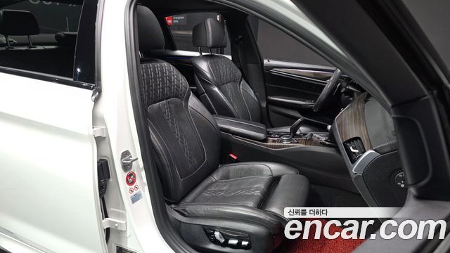 BMW 5-Series 530i M Sport Package Plus