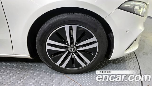 Mercedes-Benz A-Class A220 Hatchback