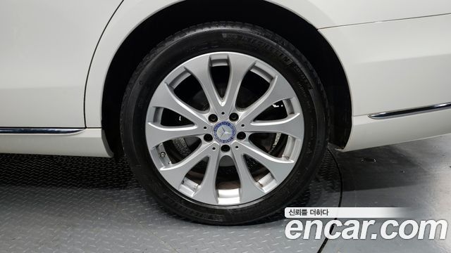 Mercedes-Benz E-Class E220d Exclusive