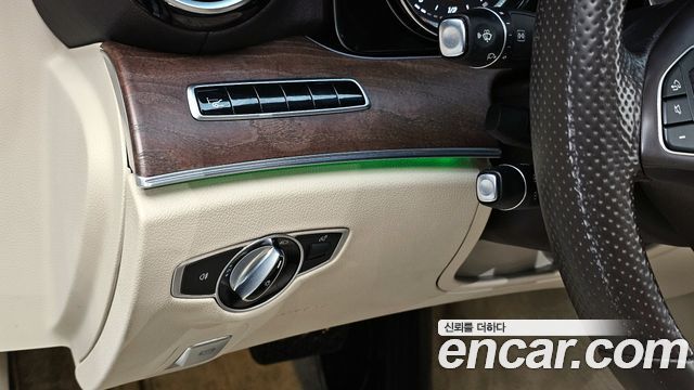 Mercedes-Benz E-Class E220d Exclusive