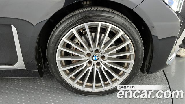 BMW 7-Series 740i Design Pure Excellence